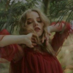 Meet your Posher, Antonia